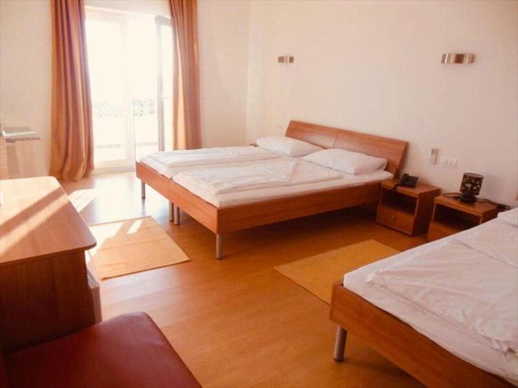 Hotel Lukas 格拉达茨 外观 照片
