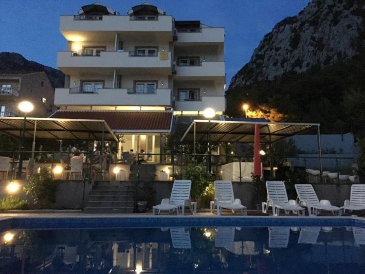 Hotel Lukas 格拉达茨 外观 照片