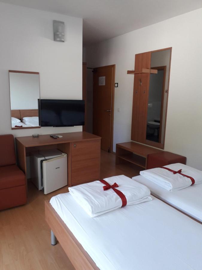 Hotel Lukas 格拉达茨 外观 照片