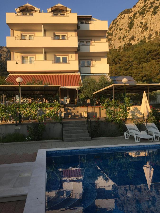 Hotel Lukas 格拉达茨 外观 照片